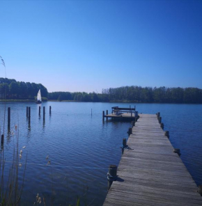 Plöni 12 Top FeWo mit eigenem Bootssteg am Plöner See, Bosau